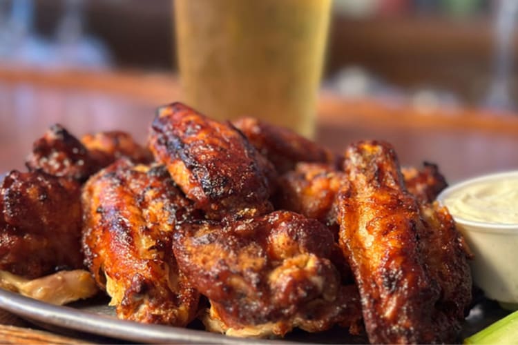 Hattricks Tampa restaurant chicken wings sports bar