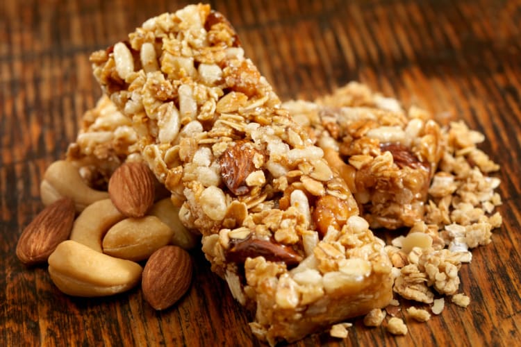 The healthiest breakfast bars are those with whole grains and nuts