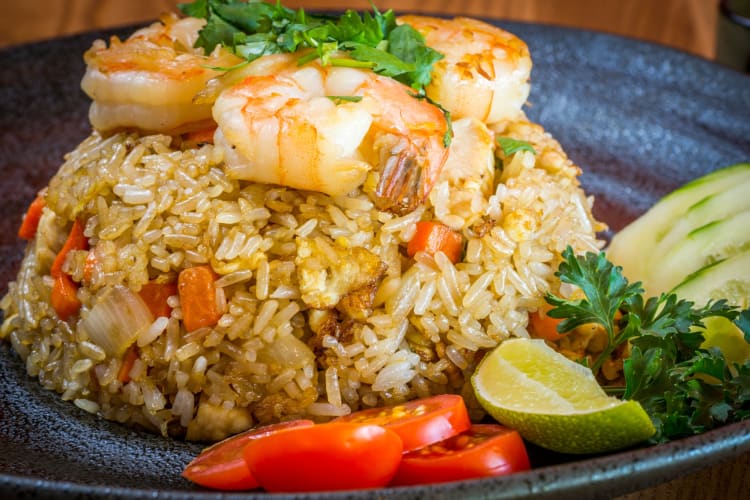Fried rice with shrimp and vegetables