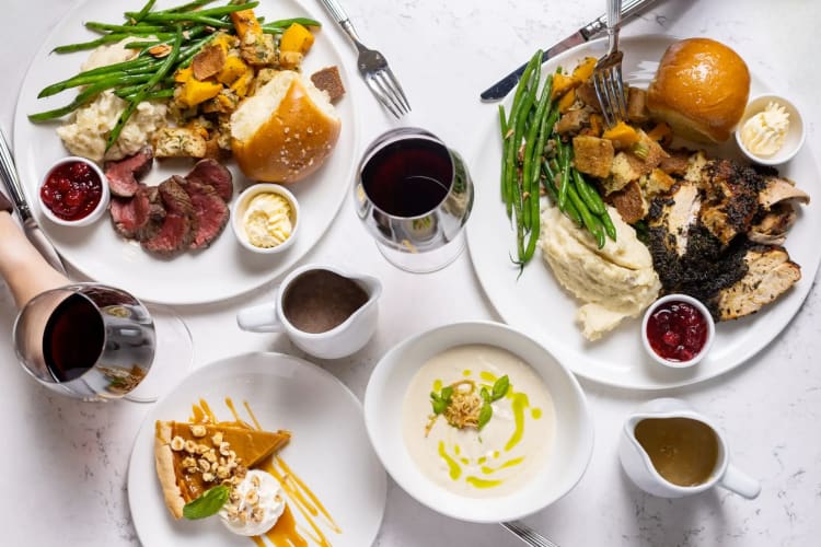 Leo's River Oaks is one of the best Houston restaurants open on Thanksgiving