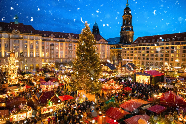 Long shot of an outdoor Christmas market in Germany