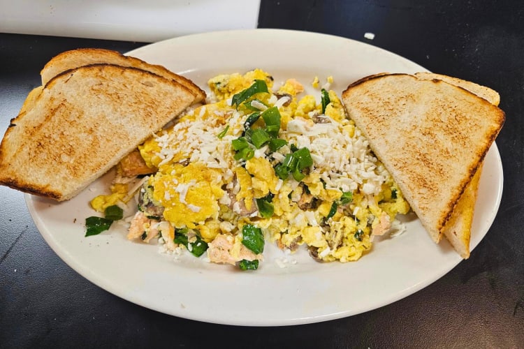 Scrambled eggs meal with four slices of toast from Jenny's Diner in Columbus