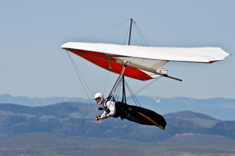 hang gliding 