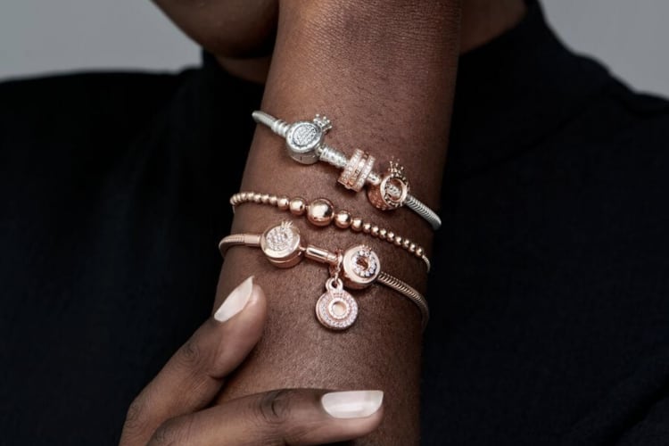 charm bracelets make great gemini gifts