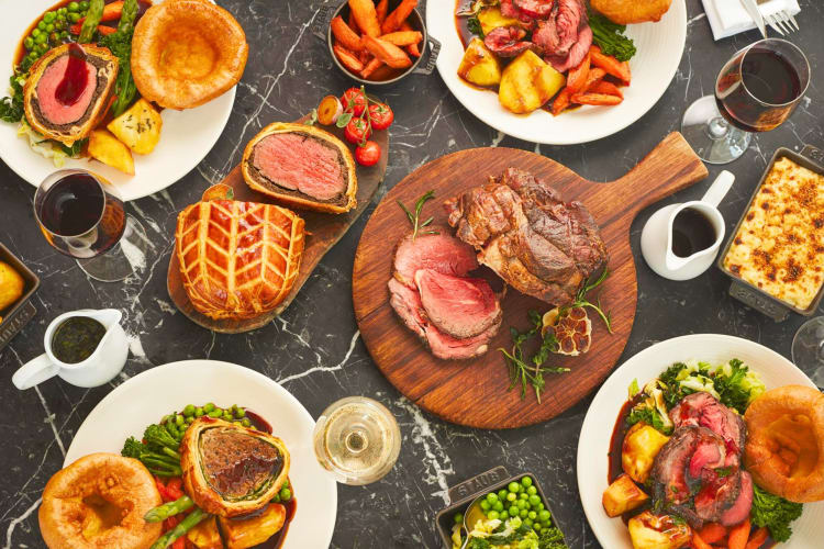 Gordon Ramsay Steak is a Kansas City restaurant open on Thanksgiving