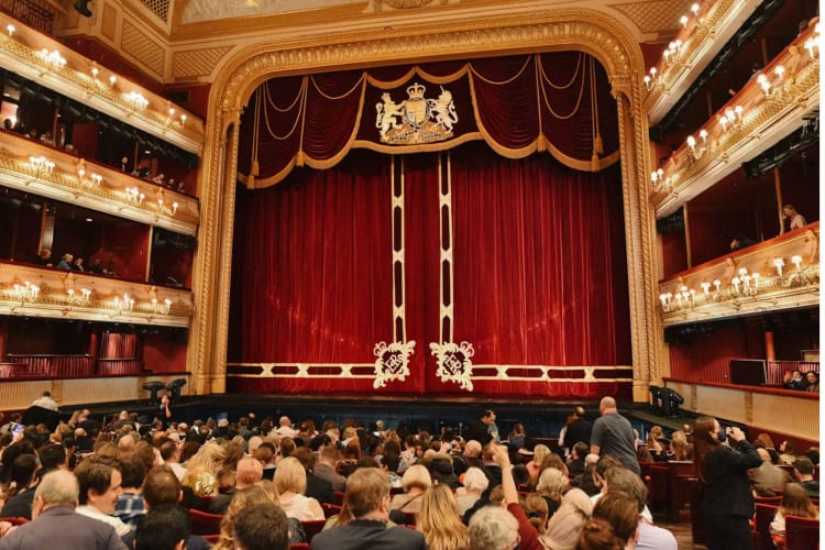 Visiting the Royal Opera House is a great London birthday idea for those who love the performing arts.