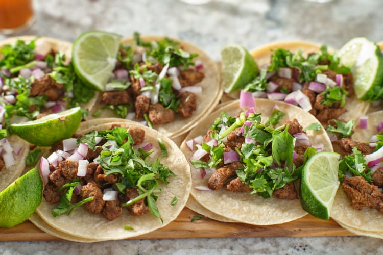 Skirt steak tacos are a great low-calorie Mexican food