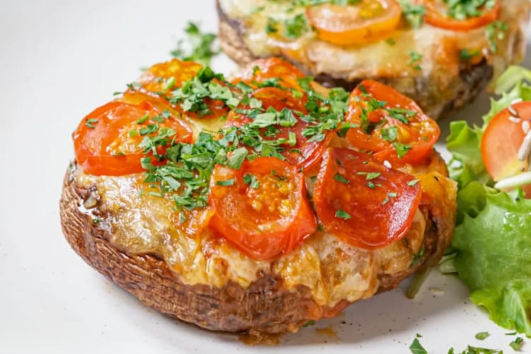 Portobello mushroom pizzas are an alternative carb-free breakfast idea