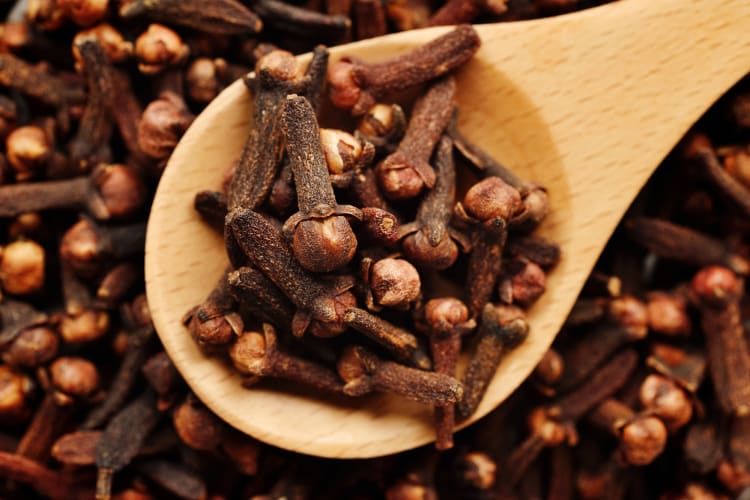 Cloves are perfect for a cinnamon substitute