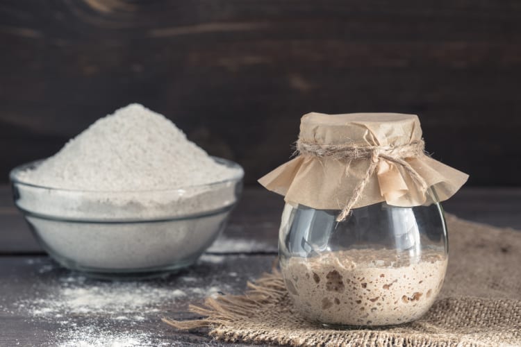 Rye flour and dough. 