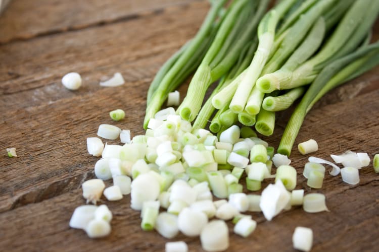 Use green onions as a garlic powder subs 