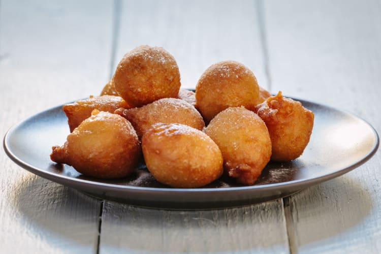 Doughy balls known as zeppoles are another sweet New Jersey food that you must try.