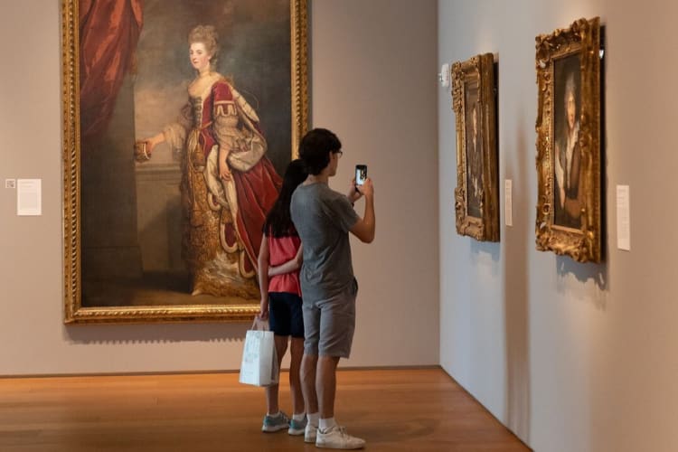 Romantic date ideas in West Palm Beach include a museum visit