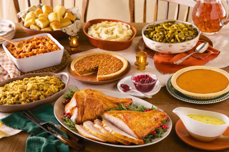 Cracker Barrel is a classic restaurant open on Thanksgiving