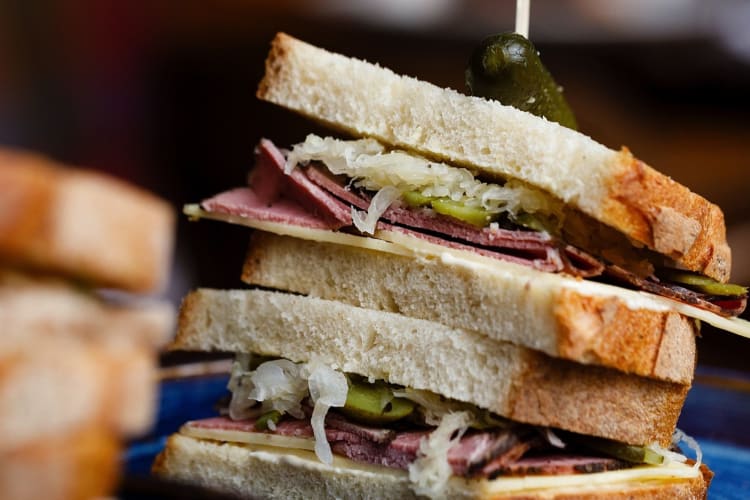 For a lively atmosphere head to the traditional Farmgate Cafe