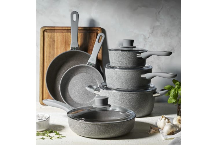 Best Cookware Sets 13 Best Sets of 2024 Cozymeal