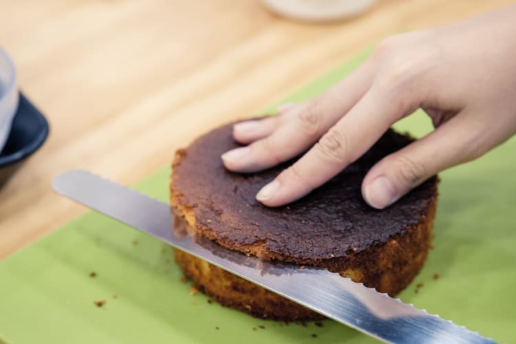 cutting cake with a serrated knife