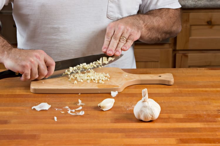 What is a clove of garlic