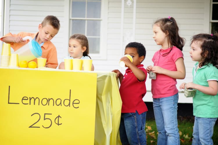 children in line for lemonade