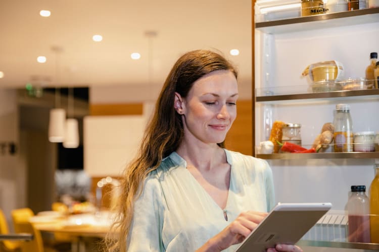 woman ordering groceries online