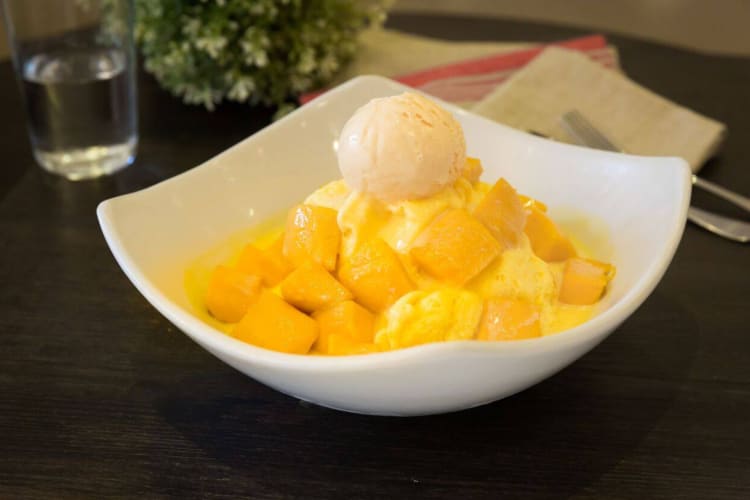 Mango Mango Dessert is a sweet healthy restaurant in NYC.