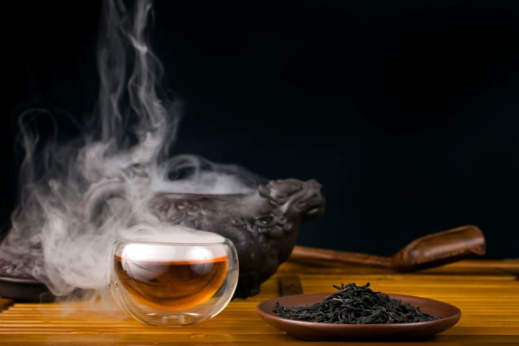 lapsang souchong tea in pot