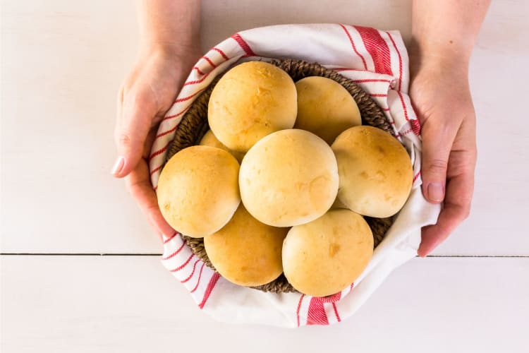 Dinner rolls are an essential Thanksgiving food.