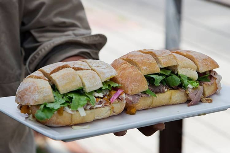 Food tours in Chicago are the perfect experience gift.