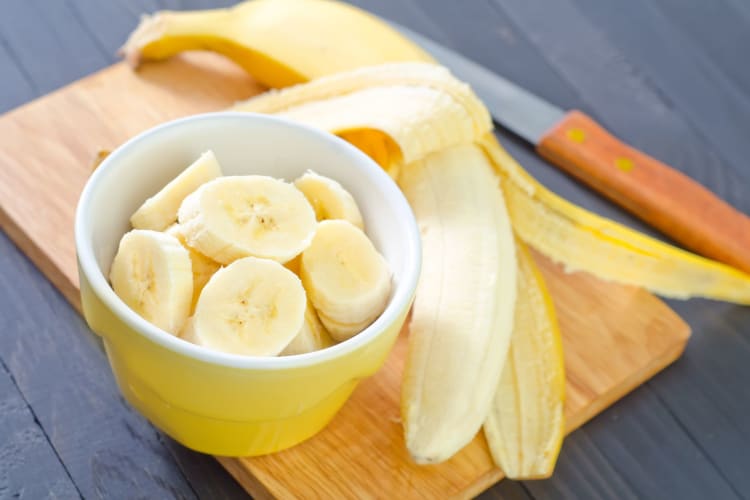 sliced bananas