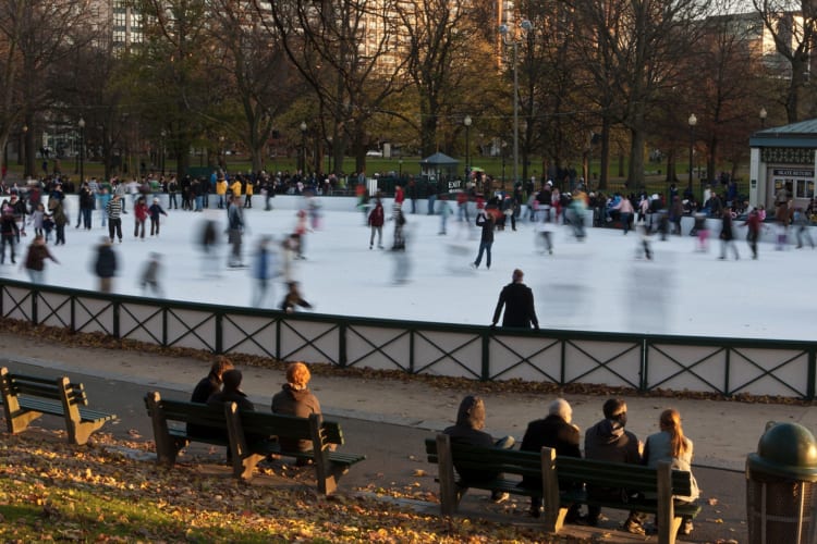 Skating at Frog Pond is a delightful experience gift in Boston.