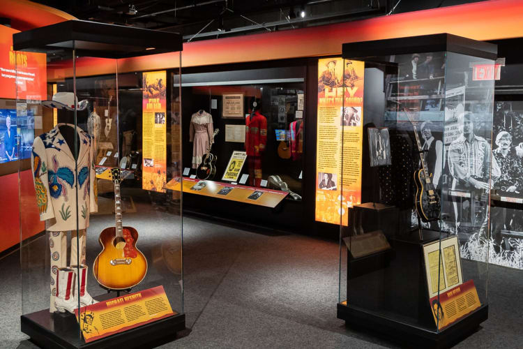 Country Music Hall of Fame makes a great experience gift in Nashville.