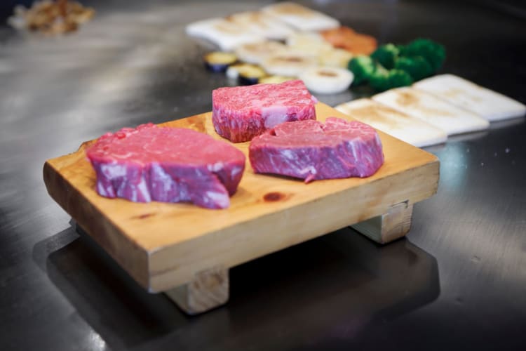 Wagyu Beef vs Kobe Beef: What's the Difference? - Roka Akor