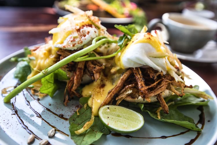 Pulled pork eggs benedict