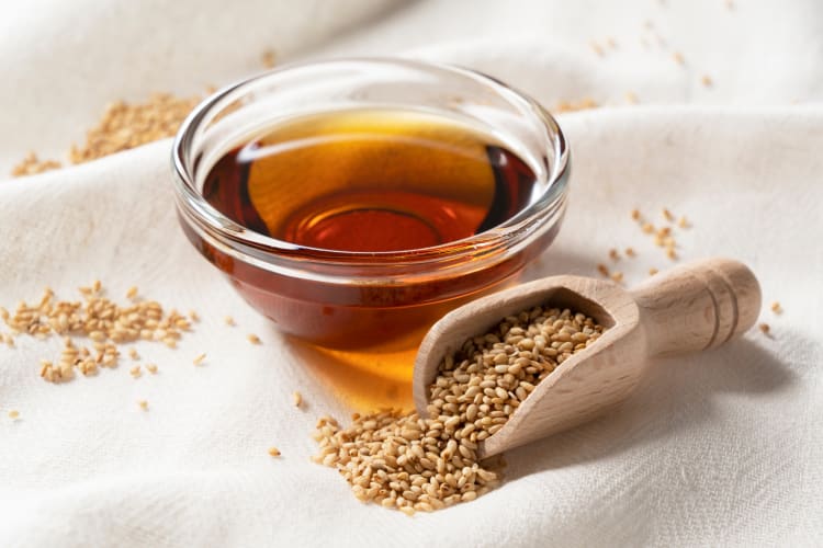 Sesame oil and sesame seeds