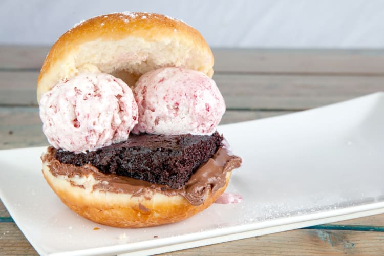 Ice cream and a brownie in a brioche bun