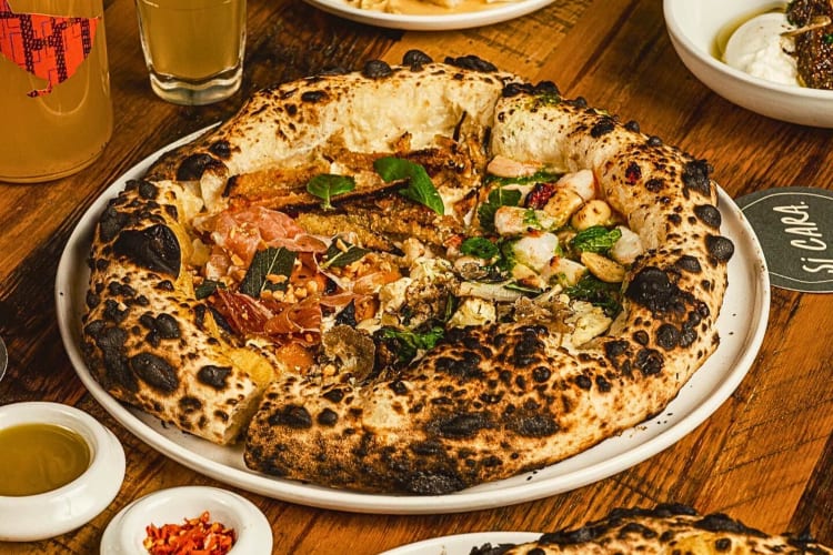 Pizza from Si Cara