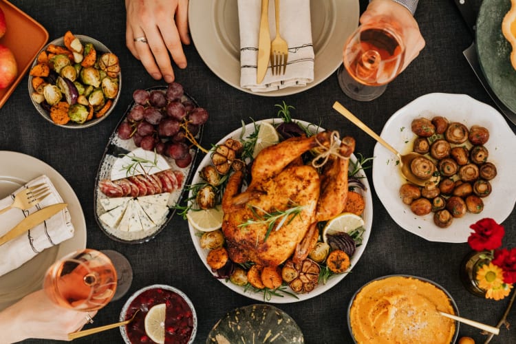 To save time preparing your Thanksgiving dinner menu, consider a potluck-themed dinner.