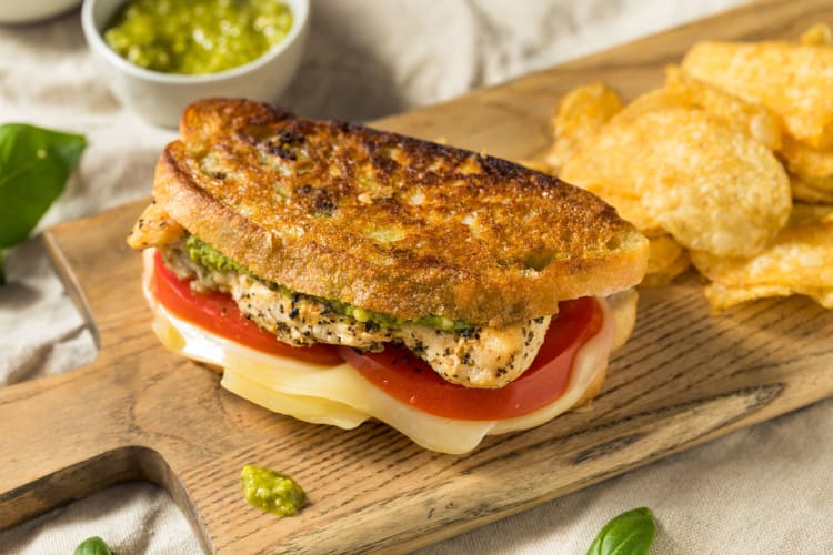 chicken pesto sandwich