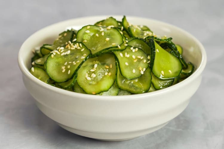 Cucumber with sesame seeds