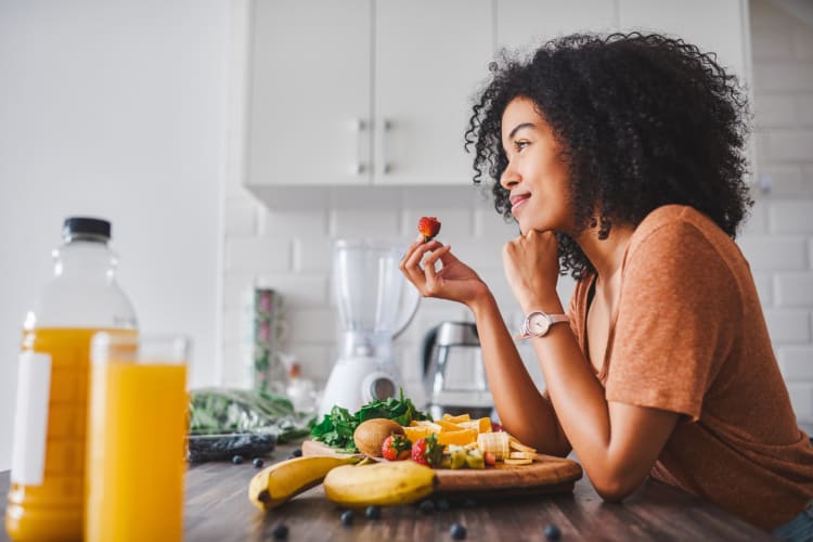 Mindful eating is a healthy food trend 