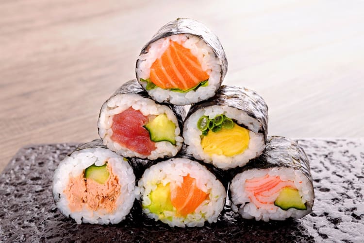 Pile of six pieces of sushi