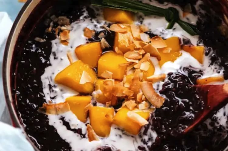 thai black sticky rice pudding is a mysterious and eye-catching halloween dessert