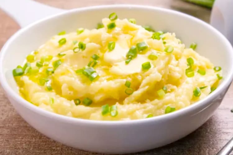 Mashed potato is a classic vegan passover recipe