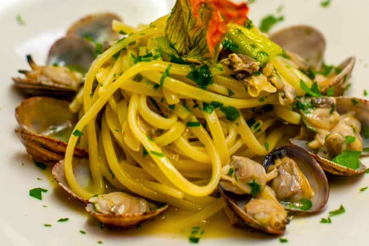 Linguine with clams