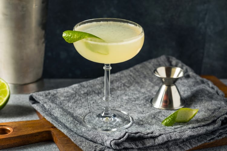 A gimlet vodka cocktail with lime