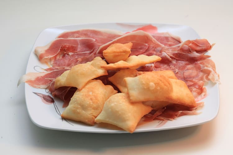 Gnocco Fritto e Prosciutto Crudo showcasing 