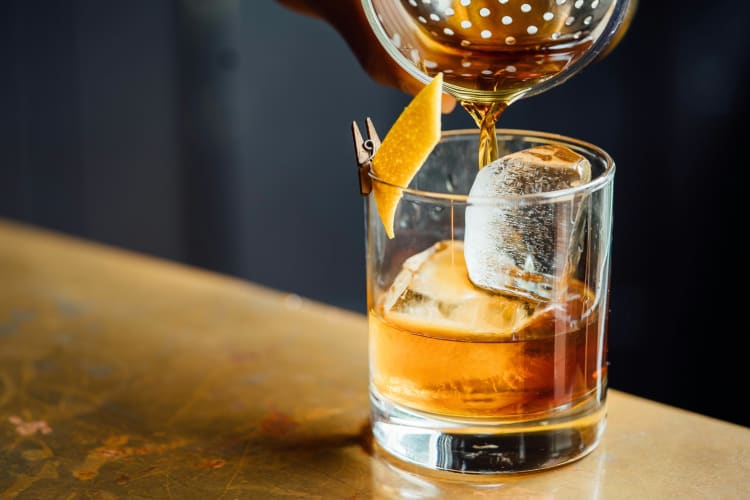 Online mixology classes teach you the tricks to the best whiskey cocktails
