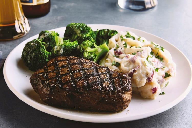 Sirloin steak dish from Applebees.