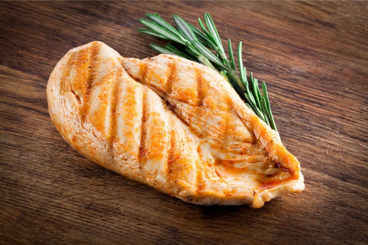 Grilled chicken is a good Whole30 fast food choice.