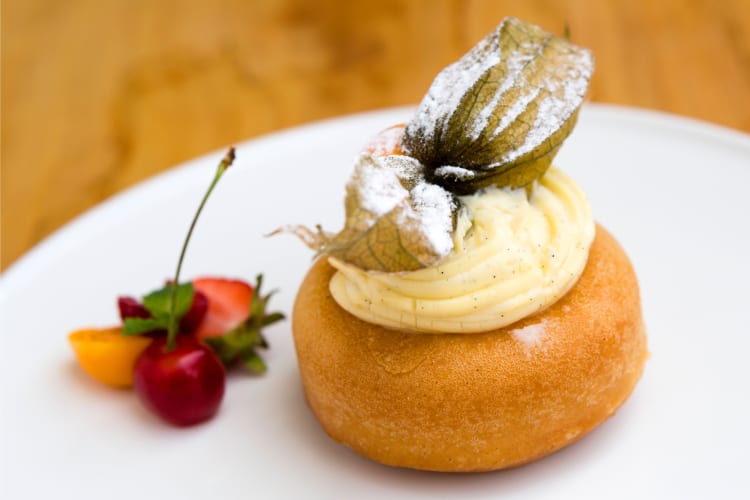 Rum Bab​​a is a sweet Amalfi Coast food